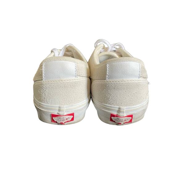 Vans Men's Marshmallow Chukka Low Pro Canvas & Suede Skater Sneakers - Size 8.5 - Picture 4 of 10